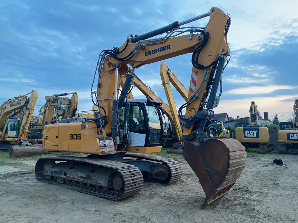 Liebherr R 906 lc, ramię 3x łamane, 10600 mth, z niemiec 2013