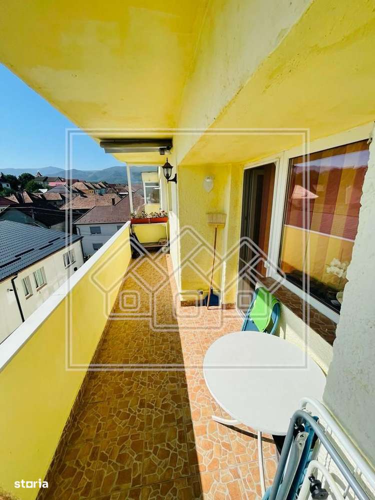Ap in Cisnadie, cu 4 camere, balcon si pivnita - Imagine principală: 1/10