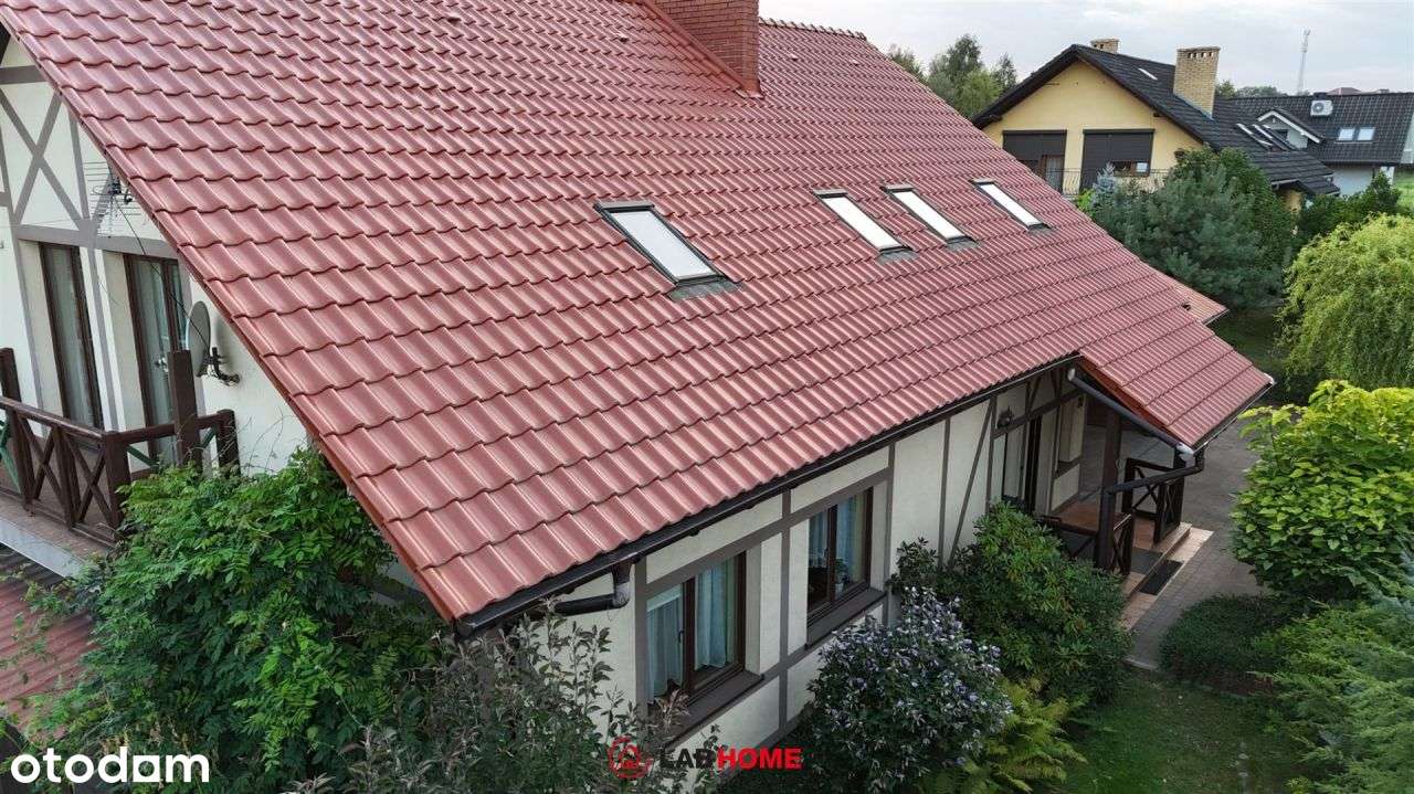 Urokliwy dom z odrobinę tajemniczym ogrodem-16