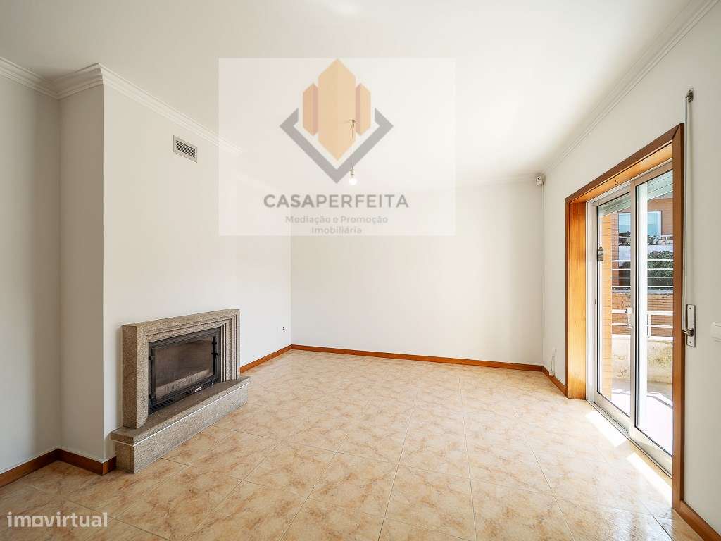 Fabuloso Apartamento T3 de 3 Frentes com Varanda e Box - Avintes-5