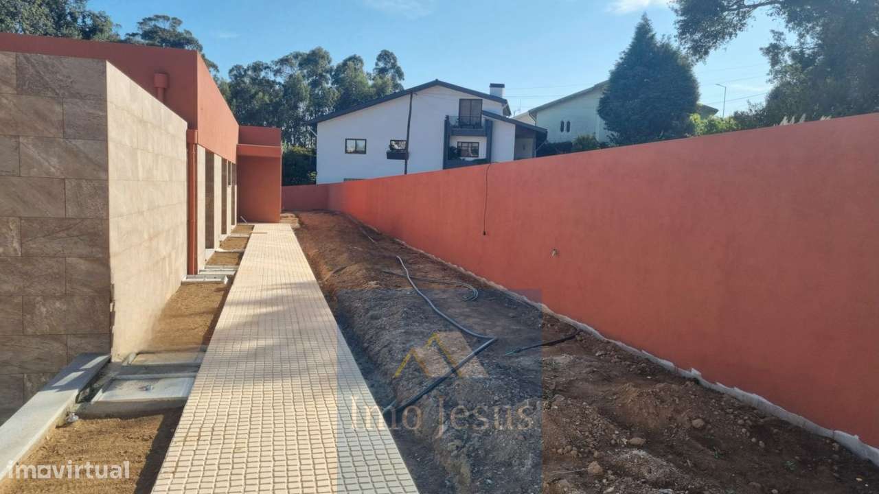 Moradia Terrea T3+1 em Vila Nova de Gaia-3