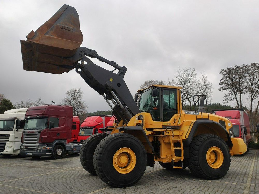 Volvo L 220g 2012