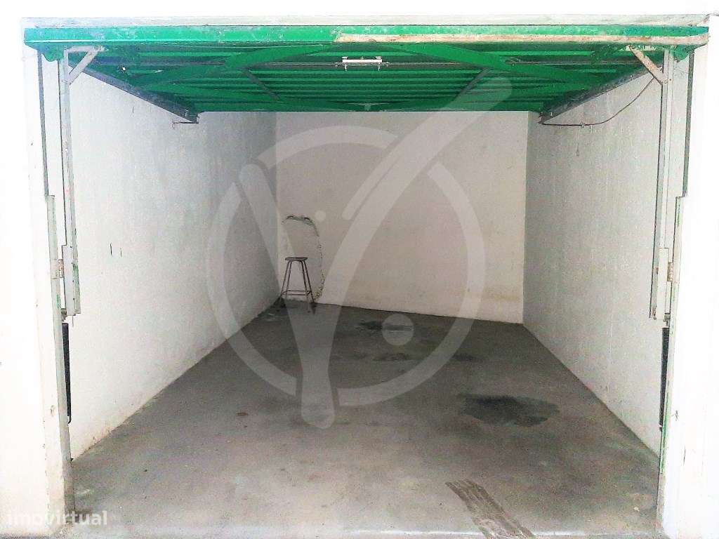 Garagem fechada - Rotunda do Touro - Póvoa de Varzim - Grande imagem: 2/3
