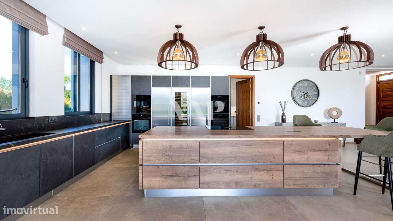 Moradia moderna V4 com vistas panorâmicas em Vale Formoso - Grande imagem: 4/45