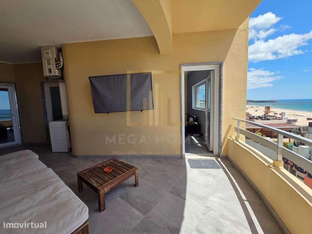T2 renovado com vista deslumbrante para o areal da Praia da Rocha, ...-9