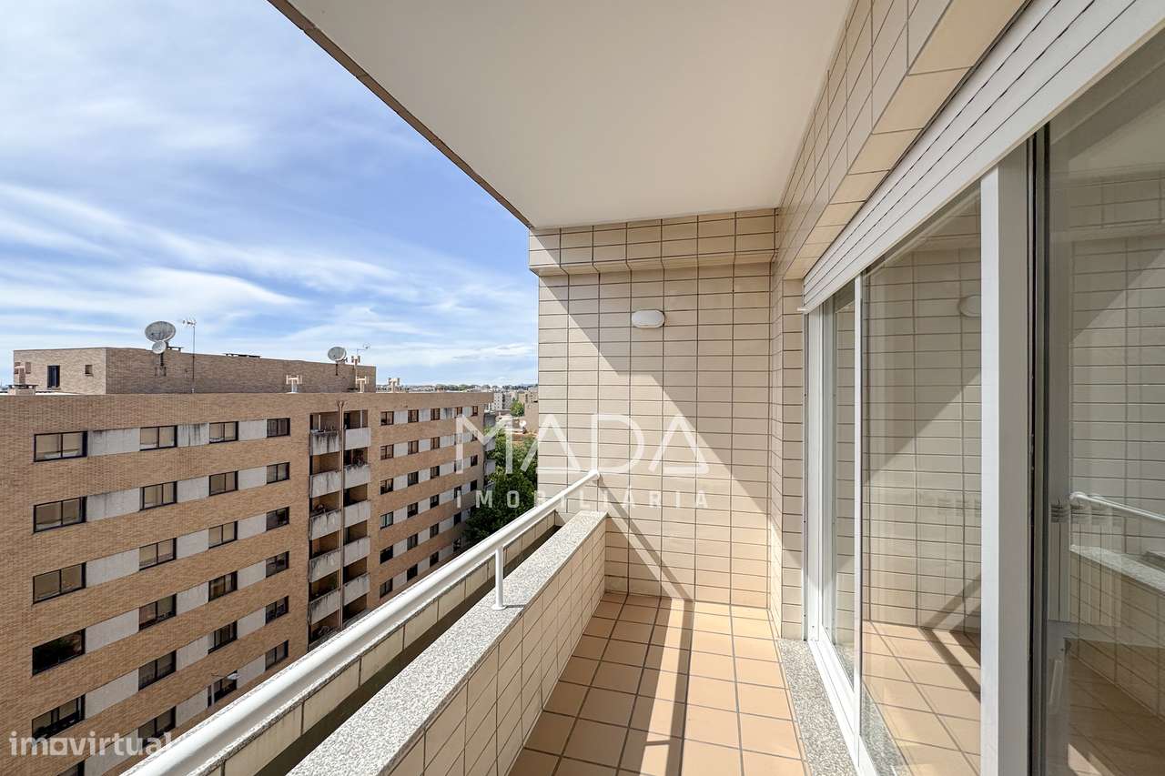 RENOVADO Apartamento T3 (último piso) c/garagem em Lamaçães, Braga-5