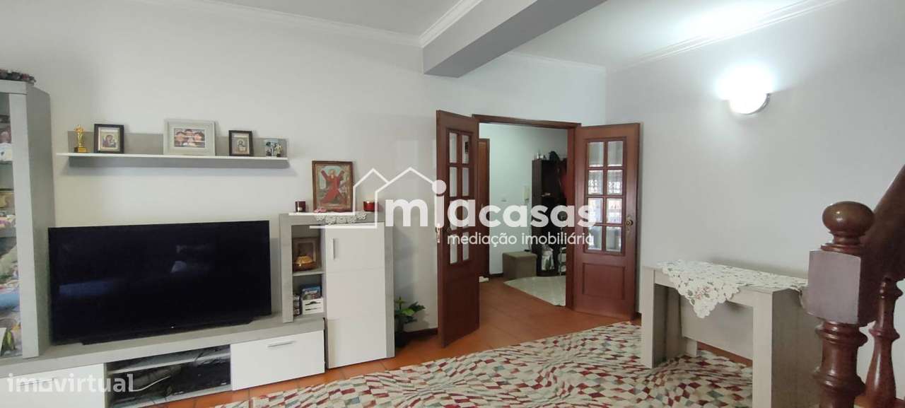 APARTAMENTO T3 DUPLEX - OIÃ-6
