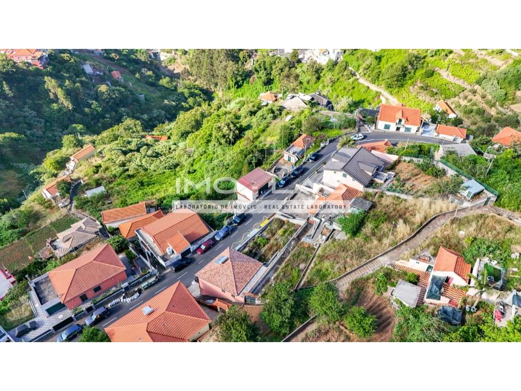 Moradia T2 - Ampla Garagem - Câmara de Lobos-6