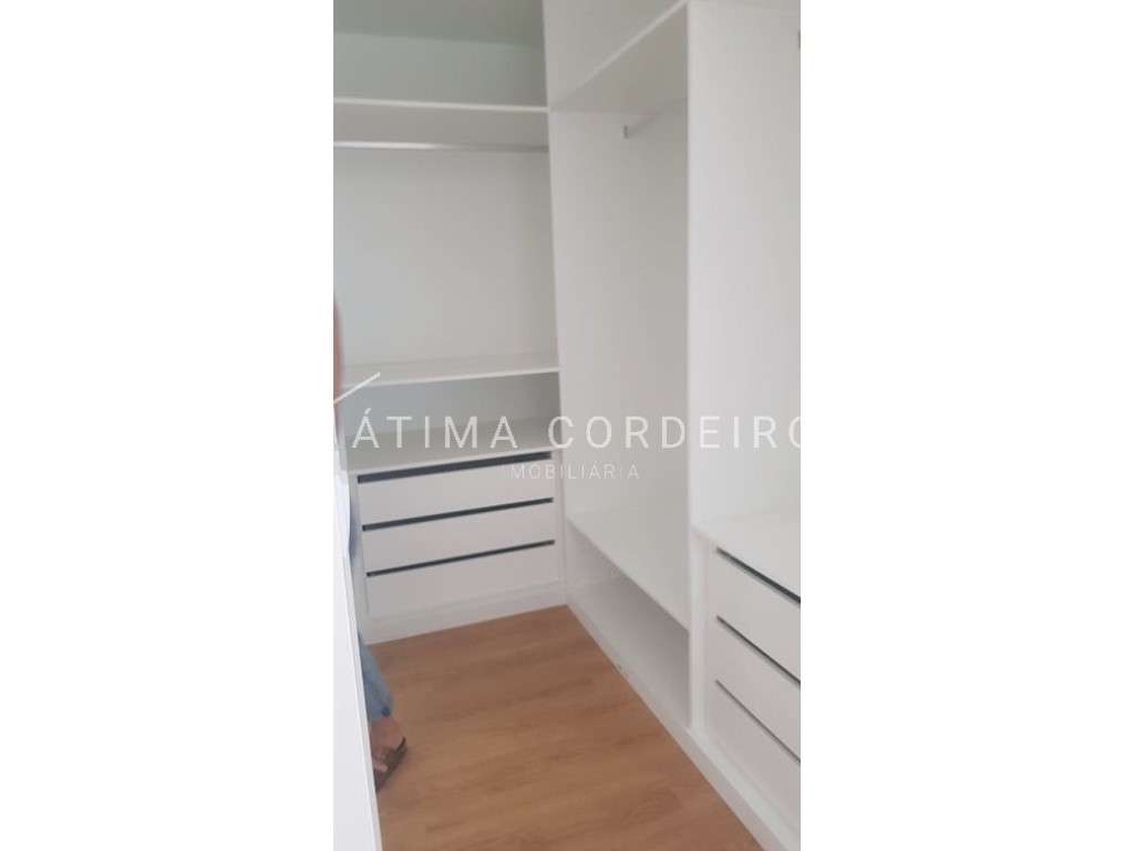 Moradia Geminada T4 com duas Suítes em fase final de acabamentos-17