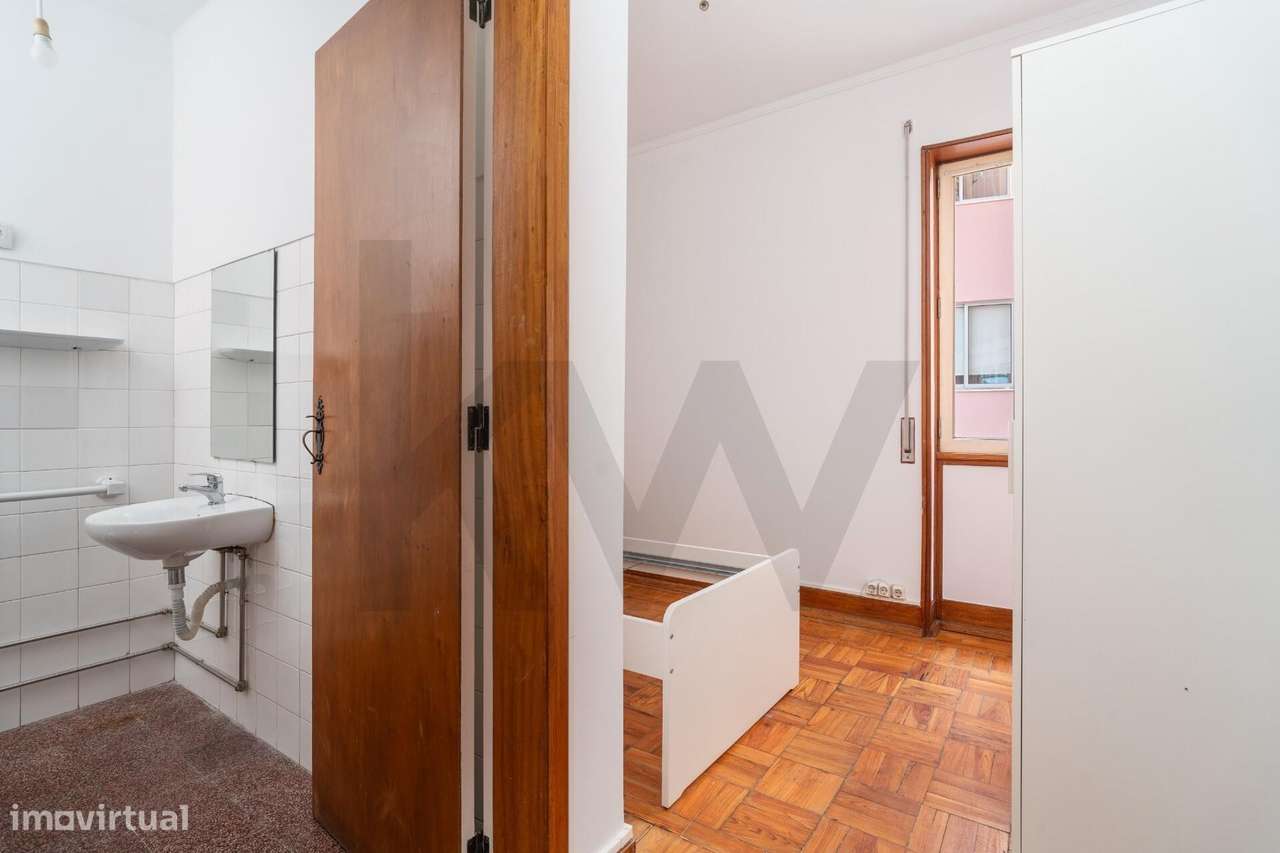 2 Apartamentos T8 + Piso Independente | 3 Garagens | Coimbra-29