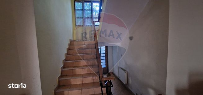 Vilă S+P+1E+M cu 7 camere de vânzare în TG. OCNA-12
