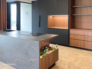 Apartamento T4 totalmente remodelado, com garagem e vista mar, em V... - Grande imagem: 3/31