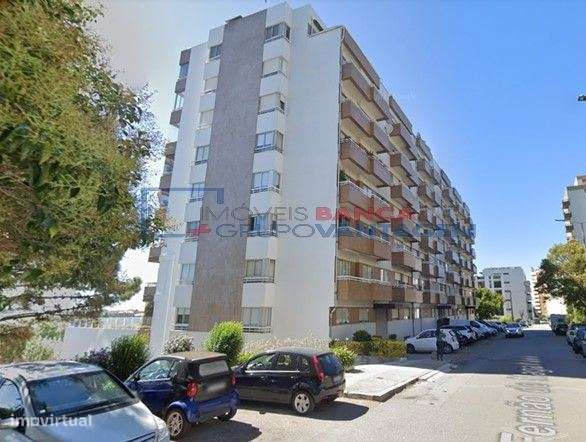 Apartamento T2 com arrecadação localizado em Santa Marinha - Grande imagem: 2/2