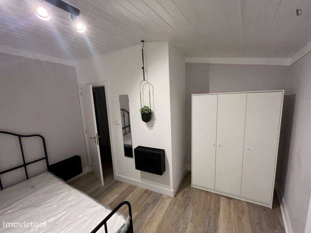 Quarto - localizado em Santarem - Grande imagem: 4/10