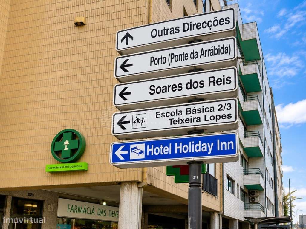 T2 Duplex com Terraço à porta da estação das Devesas e do Futuro Me...-26