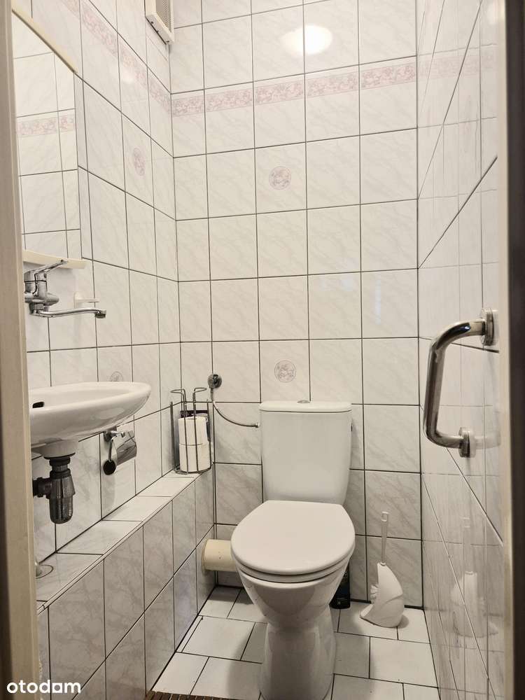 Blisko terenów zielonych z trzema balkonami-12