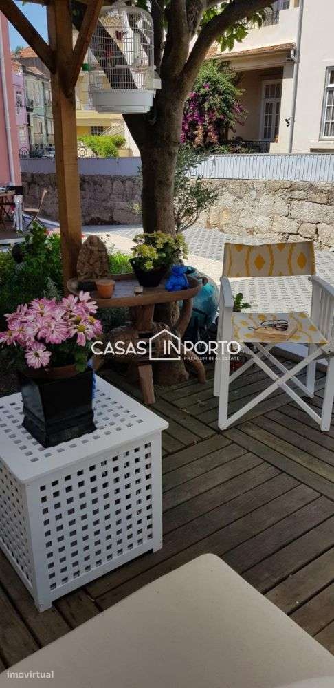 Moradia T4 de Traça Antiga Renovado com Licença AL-32