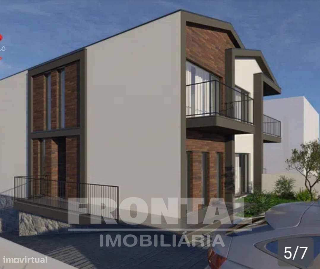 Moradia T4 Geminada - 300 m2 | Centro De Mirandela, Bragança - Grande imagem: 4/14