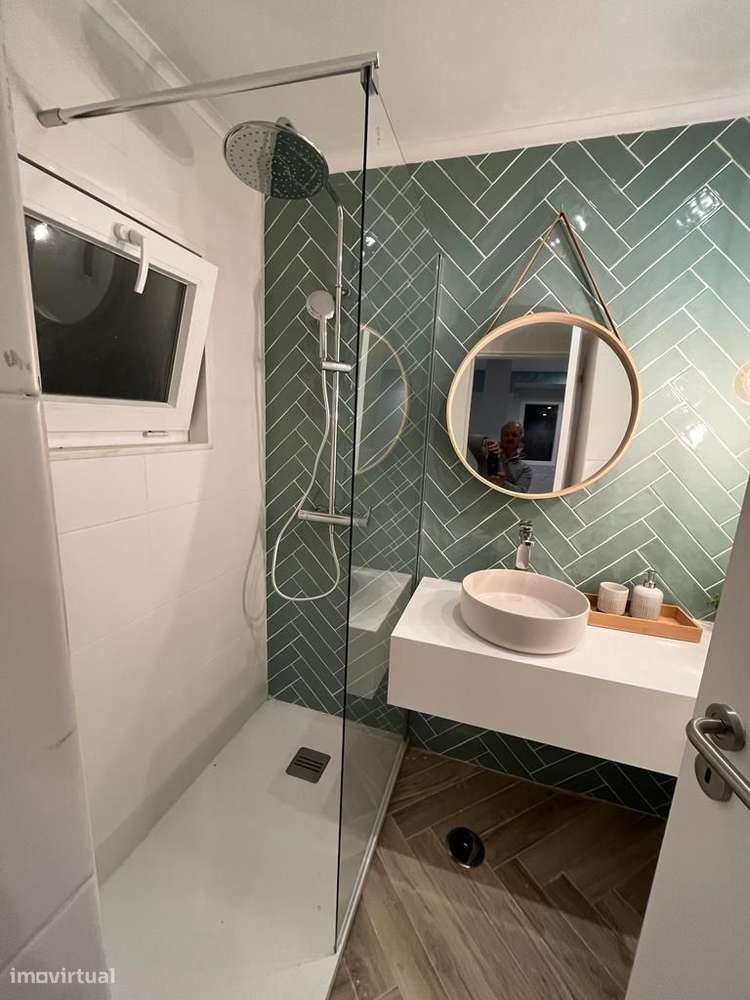 Moderno T1 a 100 metros da estação de Carcavelos - Grande imagem: 5/9