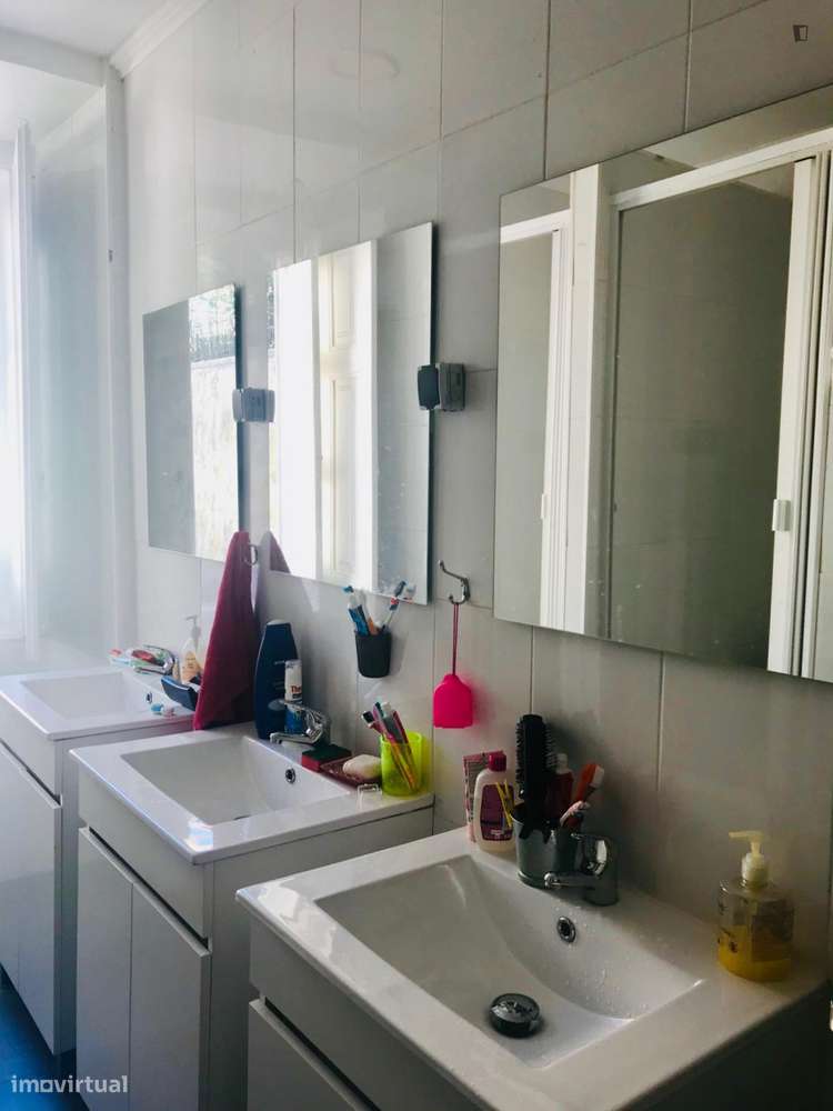 Quarto - localizado em Santos Lisbon - Grande imagem: 5/8