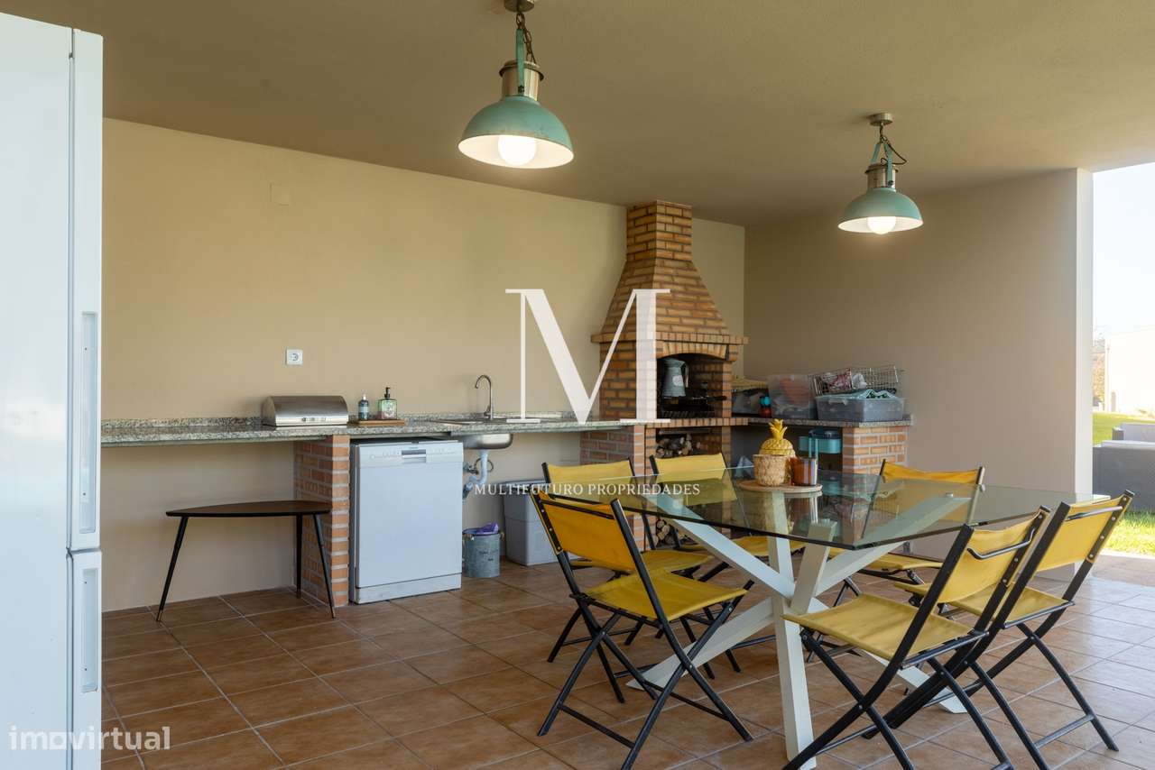 Famalicão | Propriedade T3+1 Térrea | 1.500 m² | Piscina | Jardim | LU-47
