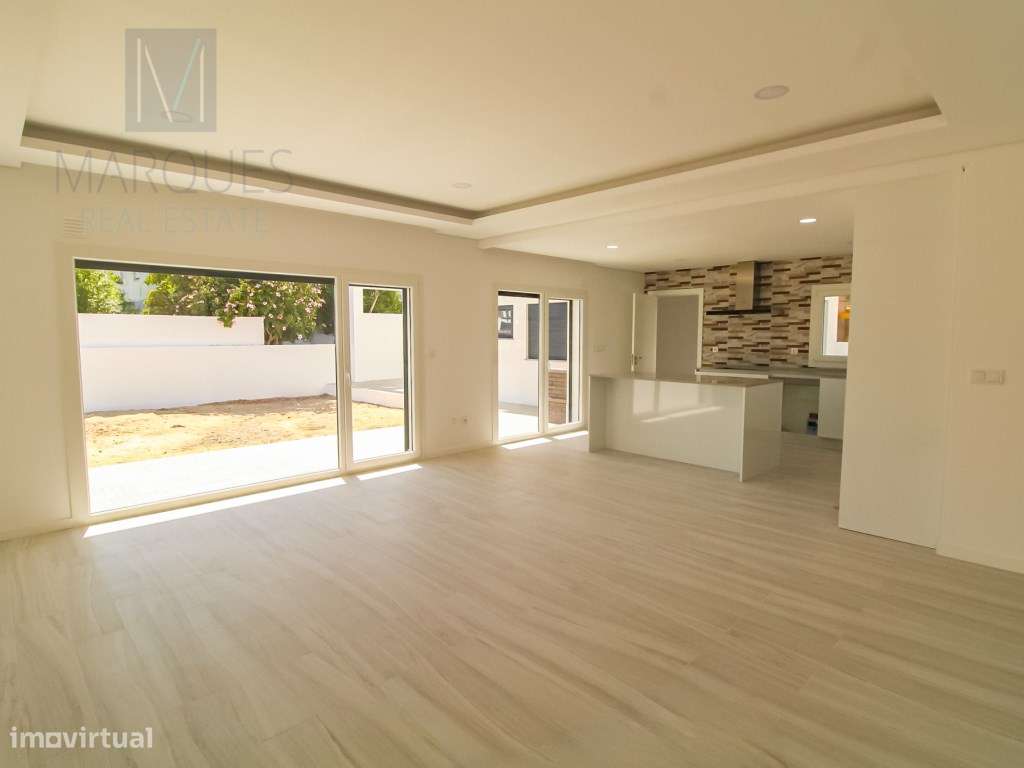 Moradia T3+1 Isolada Térrea em Fernão Ferro - Grande imagem: 5/24