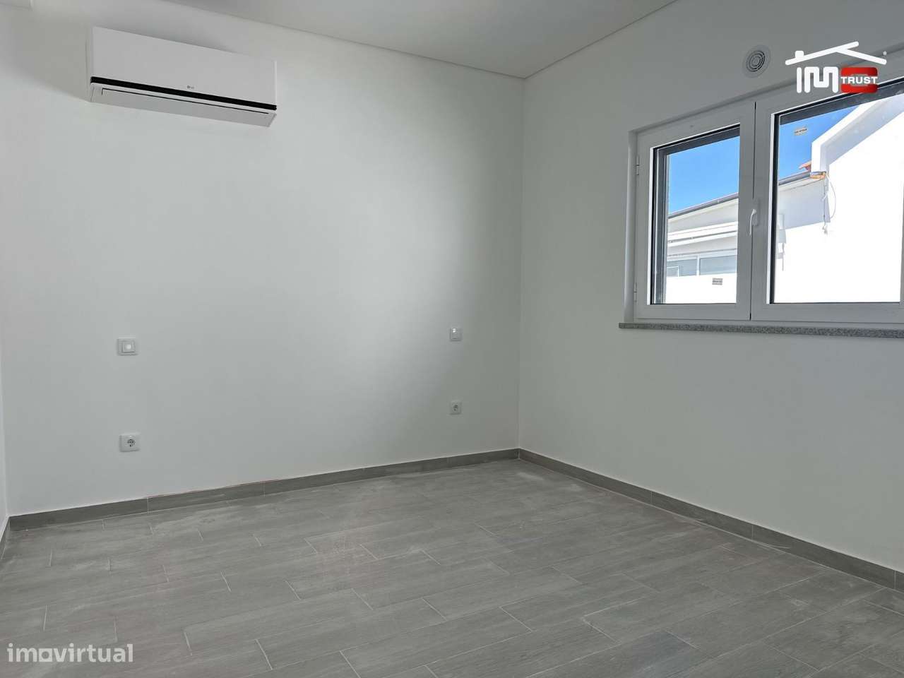 Incrível Moradia T4+1 - Com 612M2 de Terreno-14