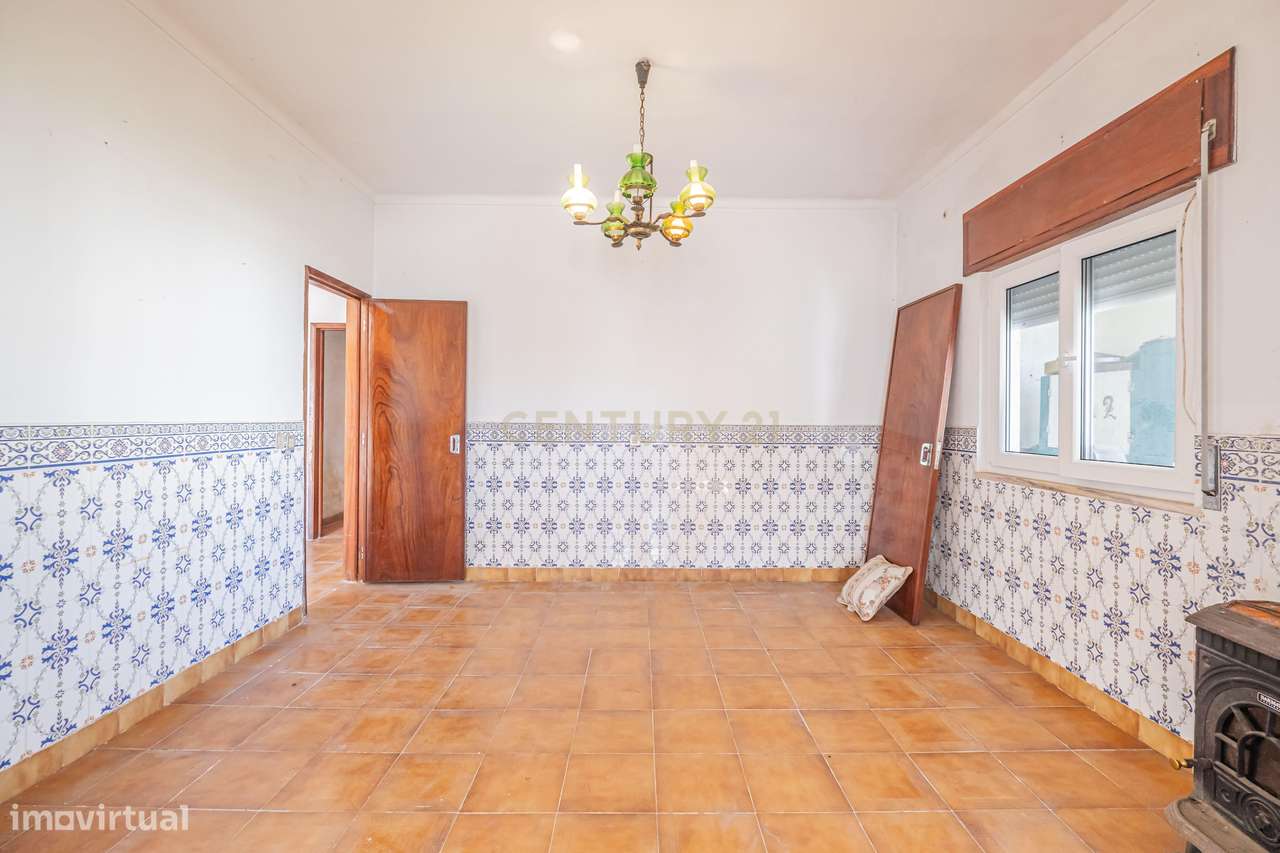 Moradia T3 com Quintal Amplo, Garagem e Anexo – Zona Tranquila da Moit-19