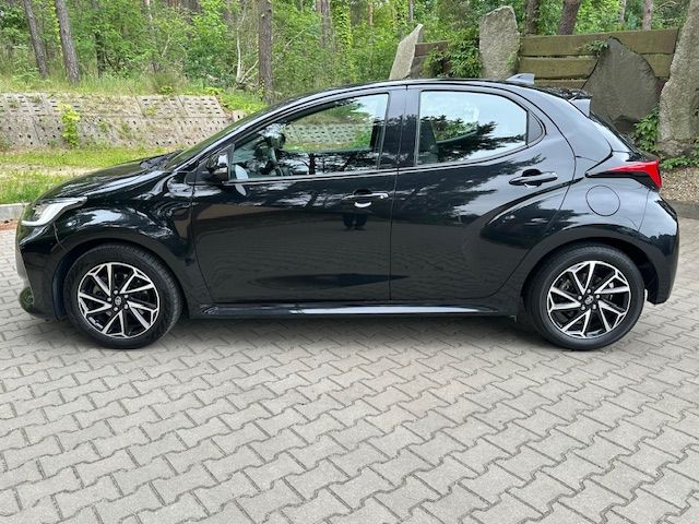 Toyota Yaris IV 1.5 VVT-i Business Edition 2021