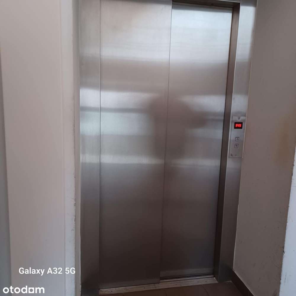 Kawalerka w klimatycznym budynku z czerwonej cegły-4