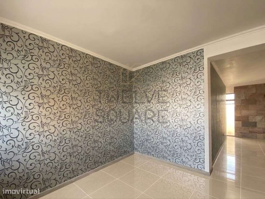 Loja com Excelente Destaque Visual, na Praia da Vieira - Grande imagem: 3/10