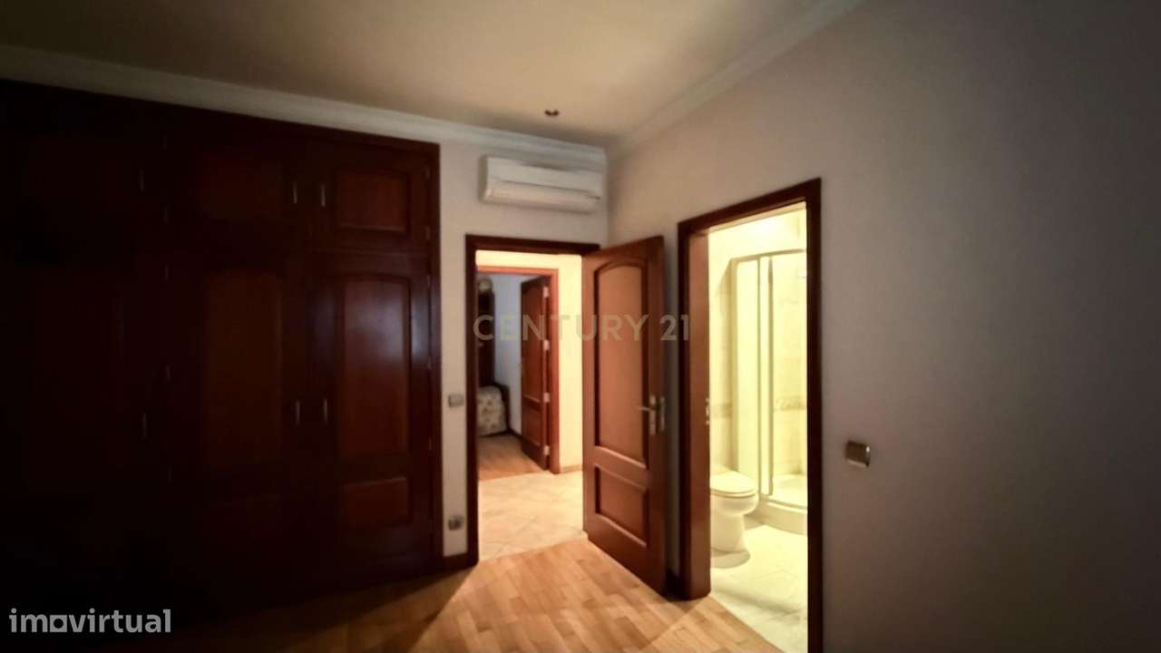 Moradia V4 Alpendorada, Várzea e Torrão – Marco de Canaveses-17