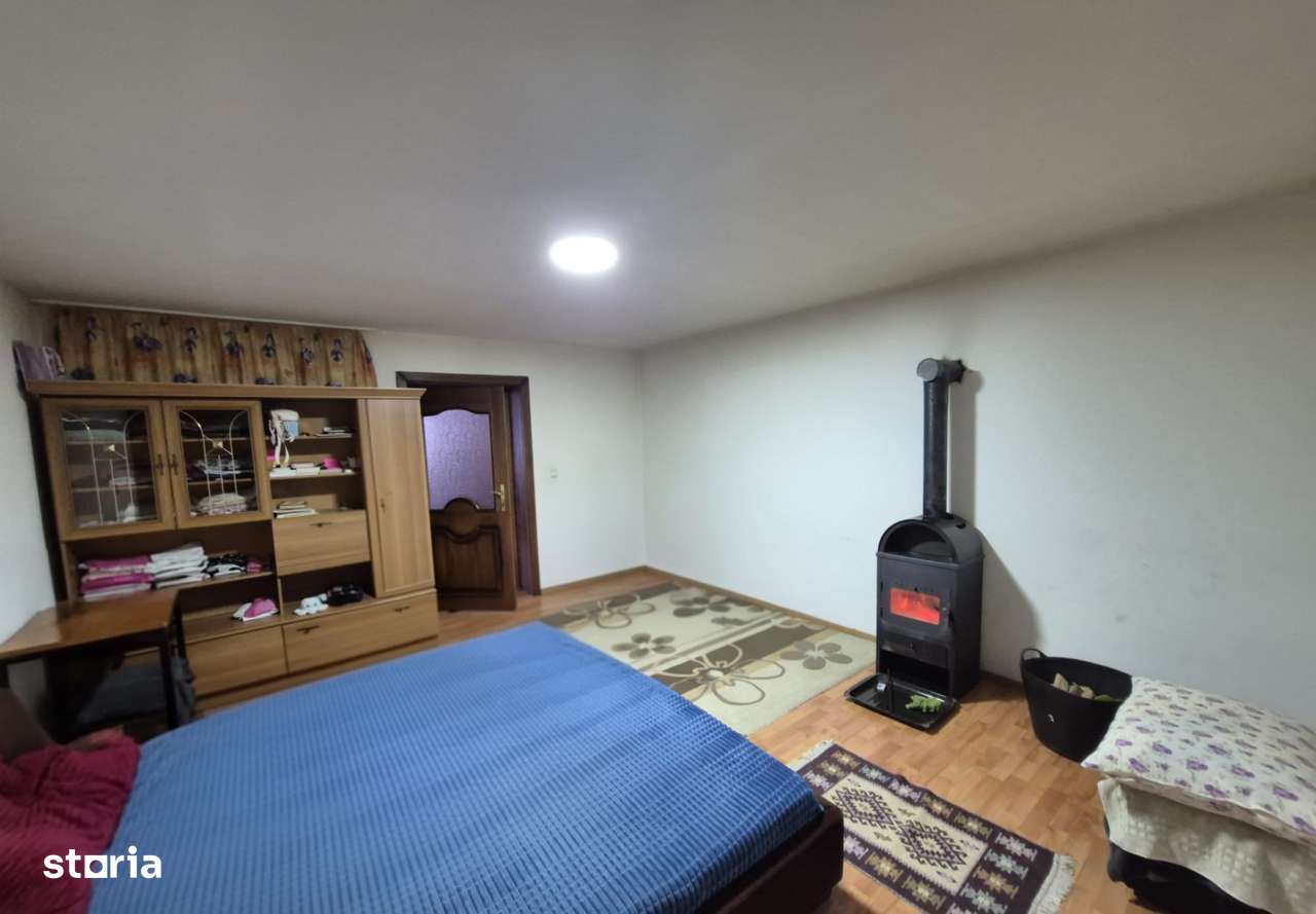 Casa Loc. Sântana,25km de Arad, gradină 1933 mp front stradal dublu-9