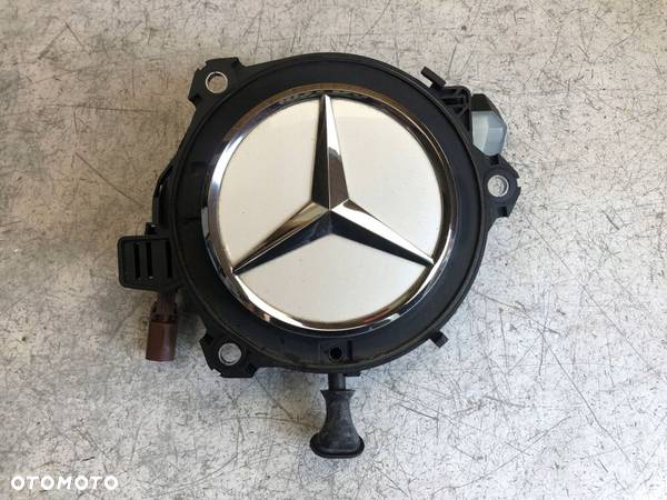 MERCEDES E W238 COUPE KAMERA COFANIA EMBLEMAT TYŁ - 1