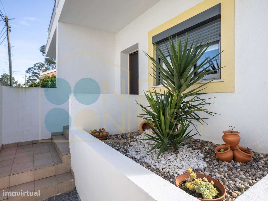 Moradia T2+2 com garagem e jardim, a dois passos do Parque do Serra...-37