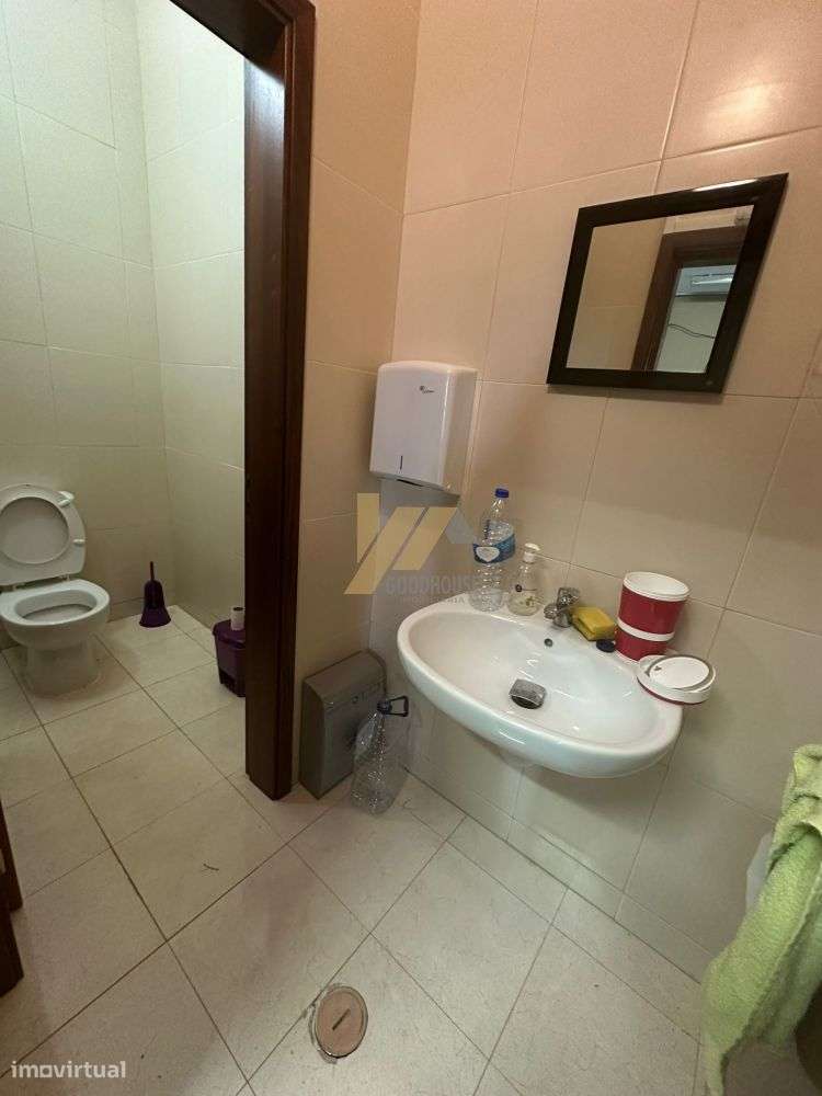 Loja com duas entradas - Grande imagem: 3/3