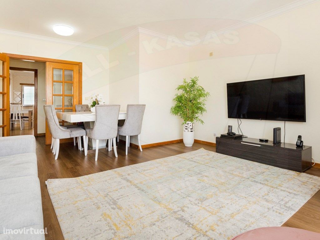 Apartamento T4 - Generoso e Luminoso - Varandas, Box e Ar...