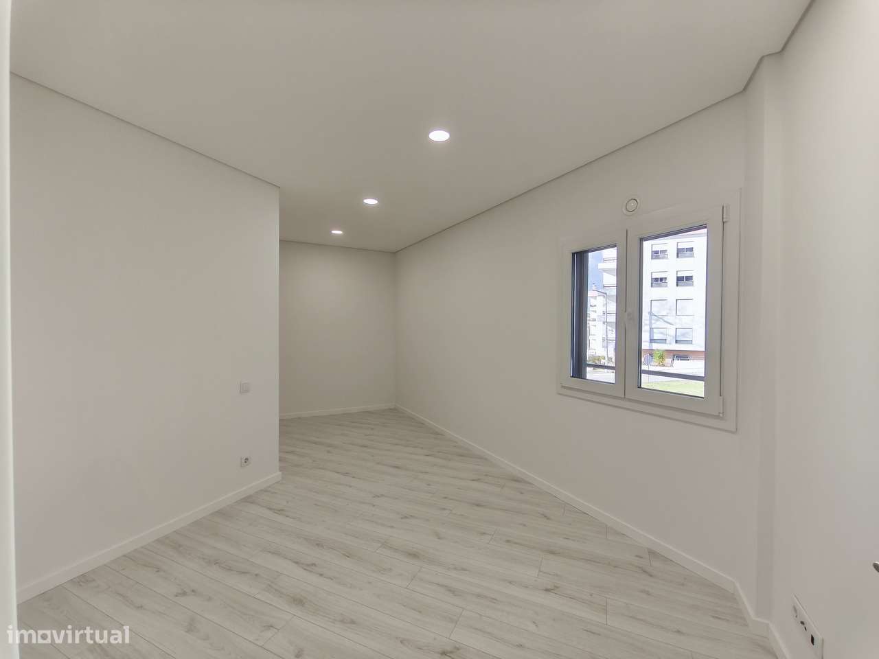 Apartamento T1 Novo para Arrendamento – Zona Nobre de Tomar - Grande imagem: 4/7