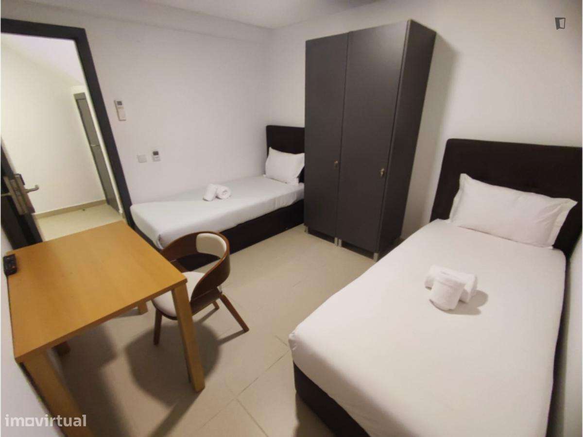 Quarto - localizado em Olivais Lisbon - Grande imagem: 4/40