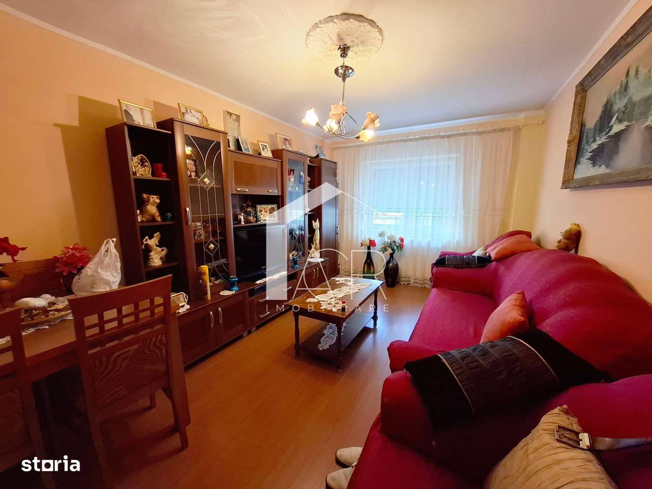 Apartament cu 3 camere, decomandat, zona Mihai Bravu-0