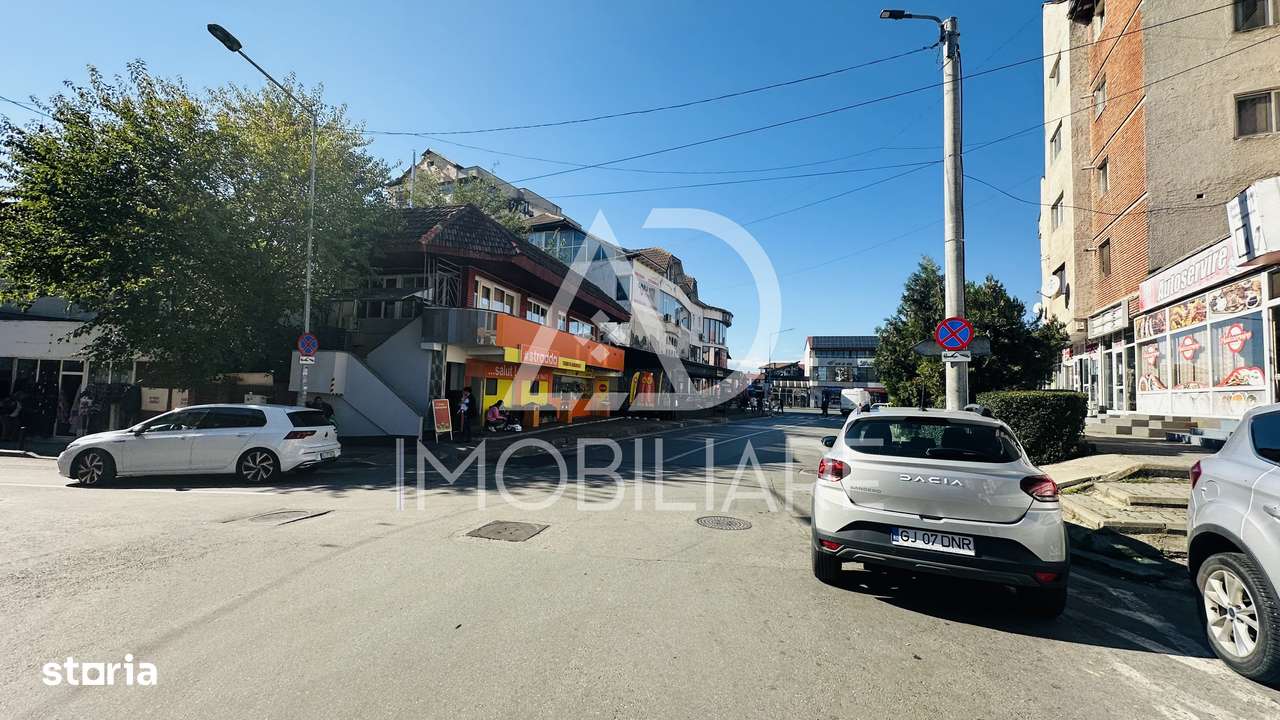 Apartament 3 camere de vânzare , strada Nicolae Bălcescu - Imagine principală: 5/10