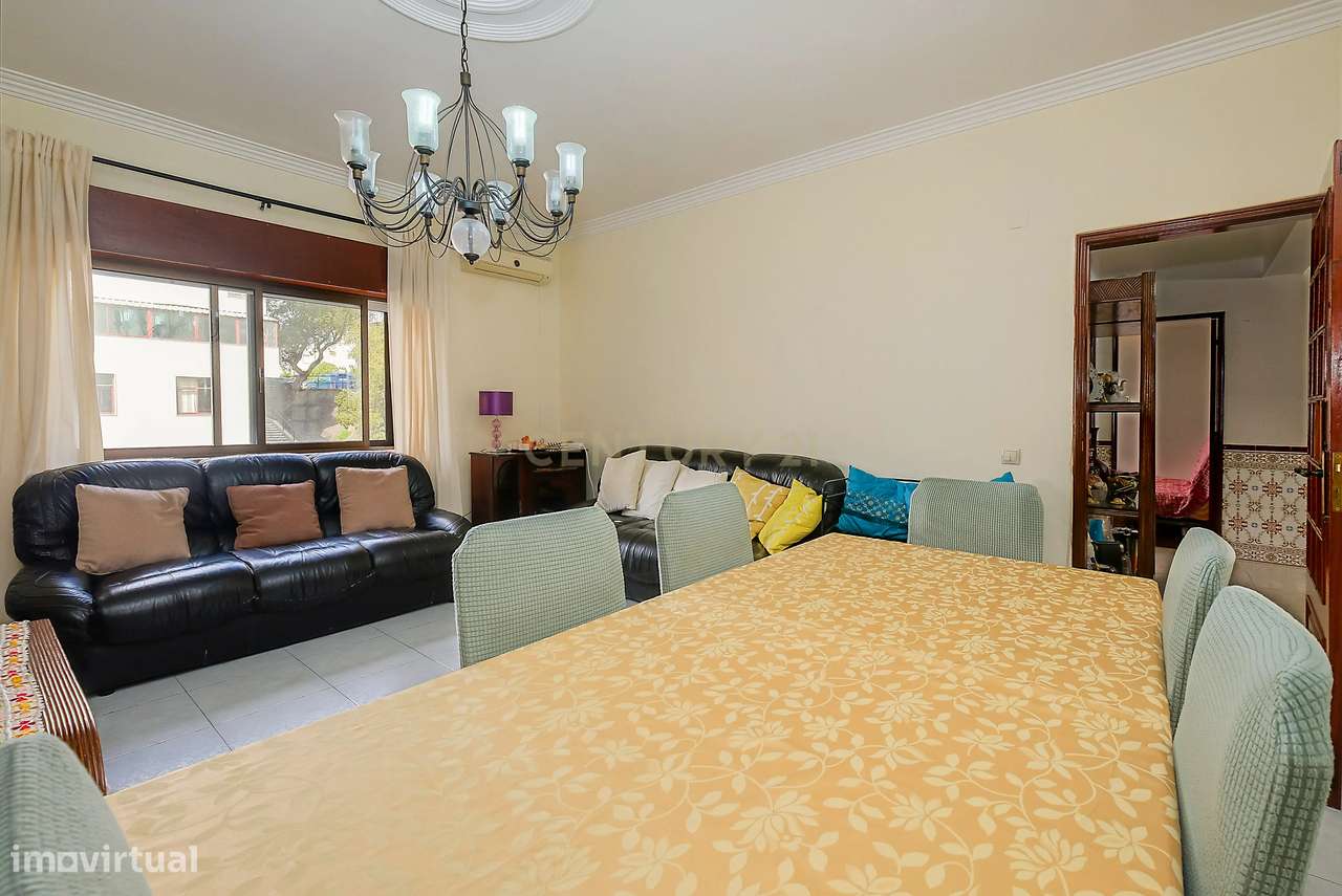 Apartamento T4 na Amora, Seixal-8