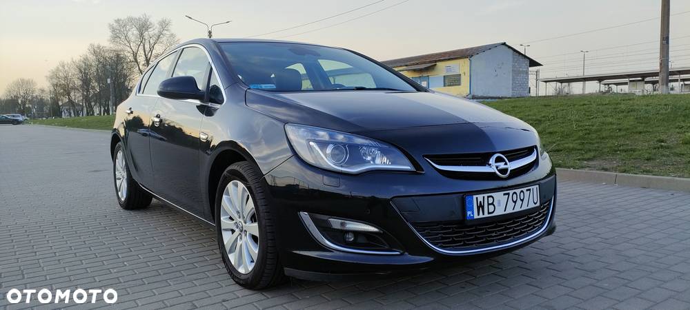 Opel Astra IV 2.0 CDTI Cosmo - 10