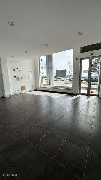 Escritório  / Loja - Vende-se em Viseu - Grande imagem: 4/10