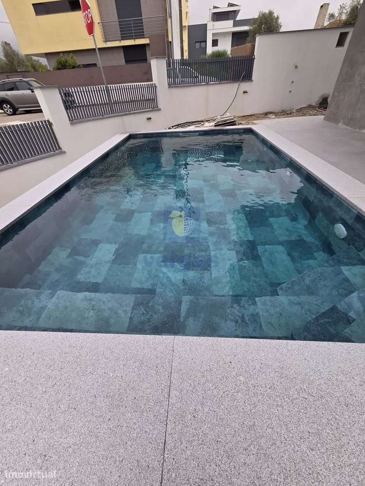 Moradia T4 C/ Piscina -  Bairro Primavera-57