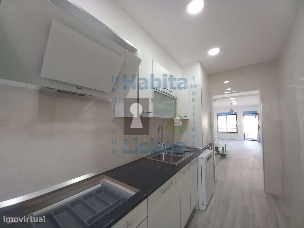 Duplex T3 Com Terraço junto à Praia Costa da Caparica-19