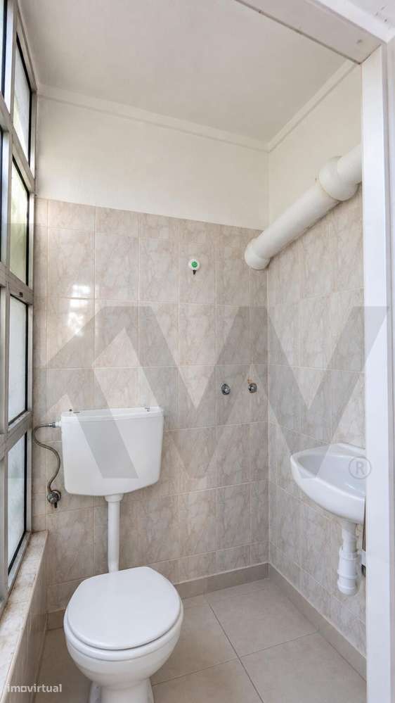 Apartamento T2 com espaço adicional independente | Almada-25