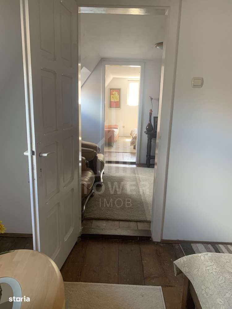 Casă în centrul Cisnădioarei cu 243mp de locuit și teren de 936mp - Imagine principală: 4/20