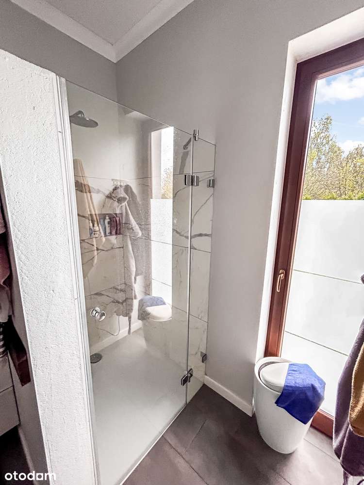 W pełni umeblowany, gotowy dom z ogrodem, kominkiem i klimatyzacją-6