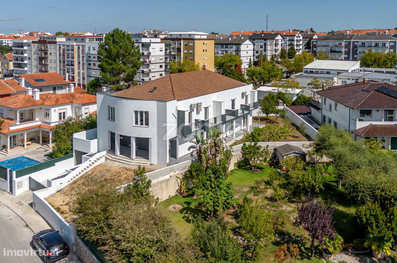 Prédio com 17 unidades habitacionais no centro de Leiria-2